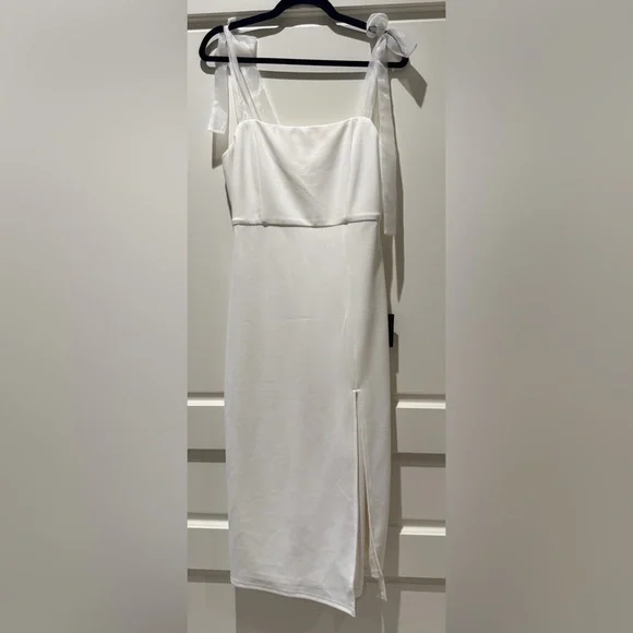 NWT Lulus Romantic Celebration White Tie-Strap Bodycon Midi Dress Size M -White - Picture 4 of 7